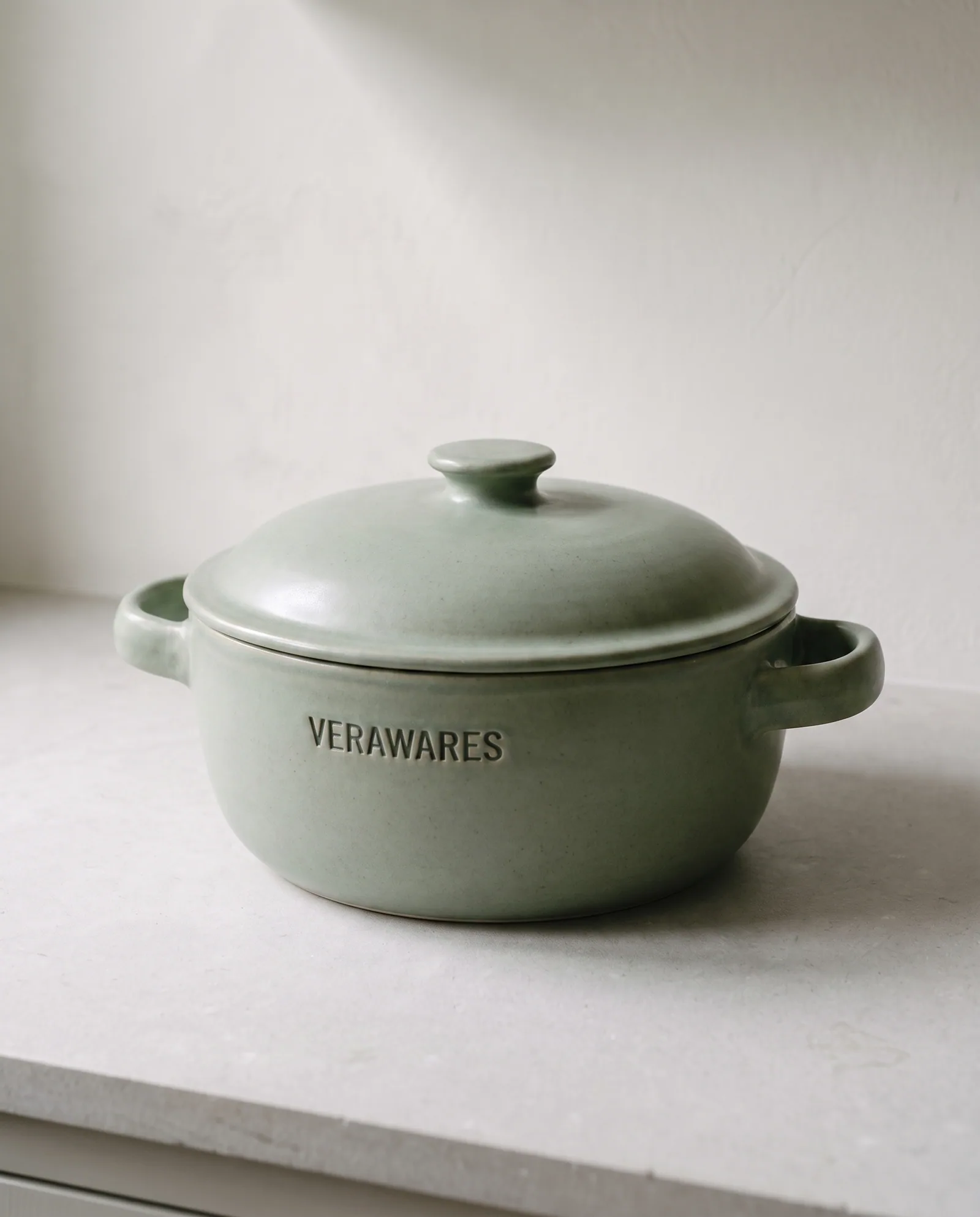 Covered Casserole — 3.5 litre lidded casserole for oven and table